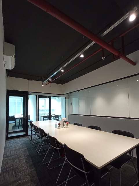 infiniti virtual office jakarta utara meeting room