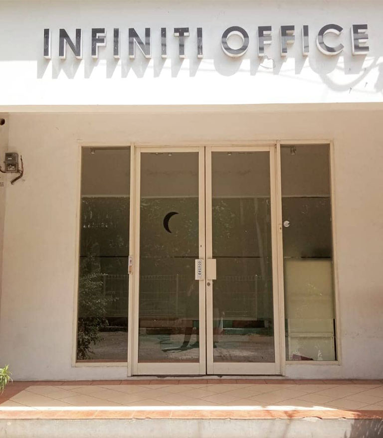 resepsionis infiniti